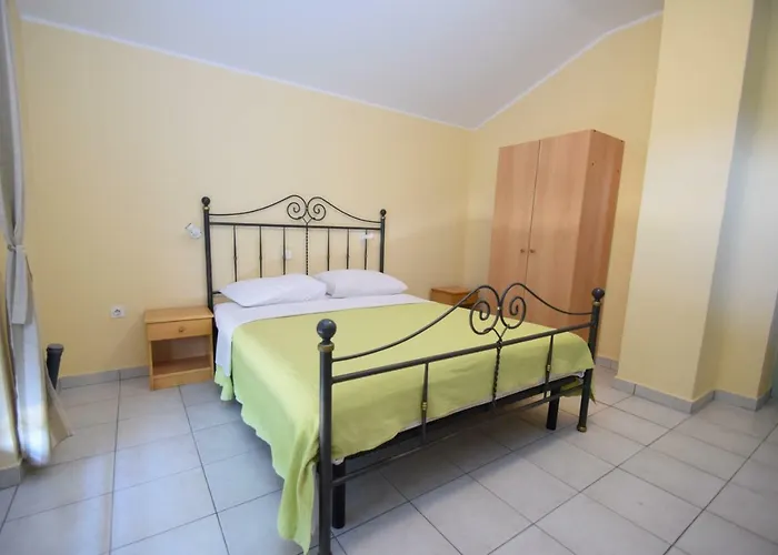 Nina 3* Starigrad Paklenica