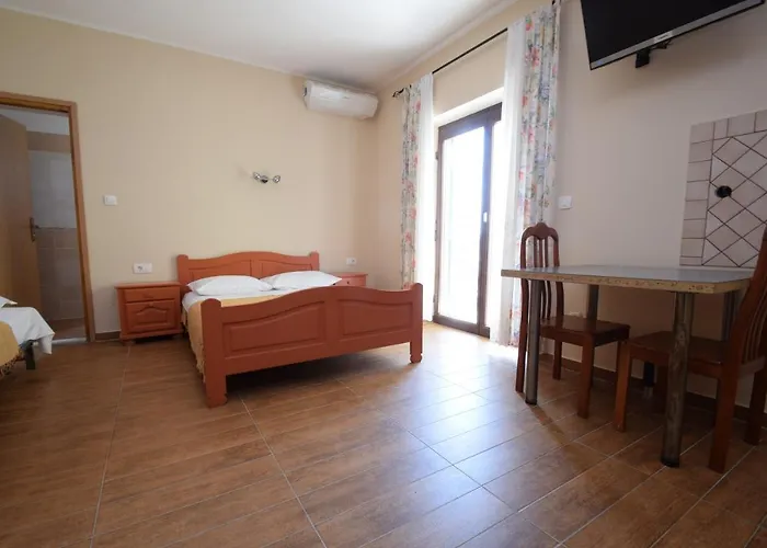 Nina Konukevi Starigrad Paklenica