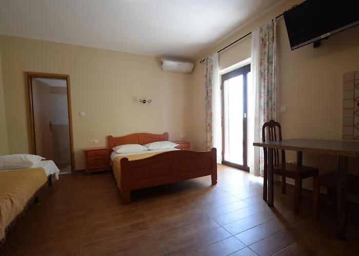 Nina Starigrad Paklenica