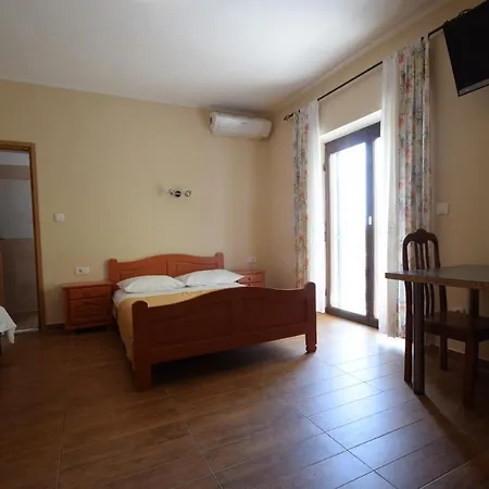 Nina Starigrad Paklenica