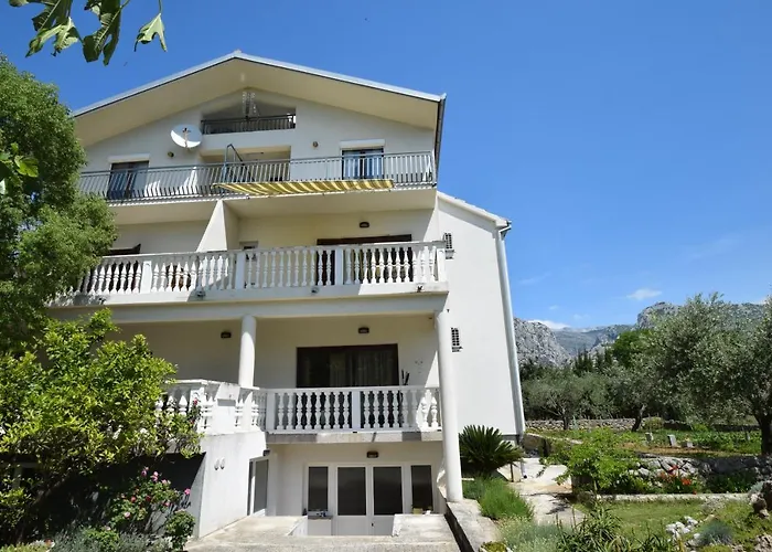 Nina Starigrad-Paklenica